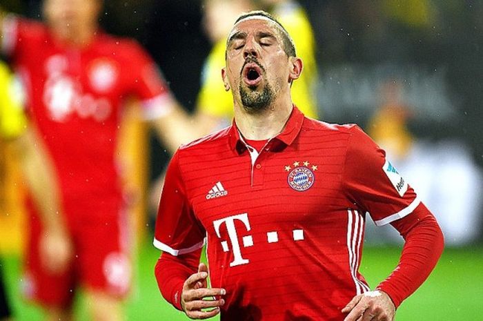  Reaksi gelandang Bayern Muenchen, Franck Ribery, saat menghadapi Borussia Dortmund dalam laga lanjutan Bundesliga pada 19 November 2016. 