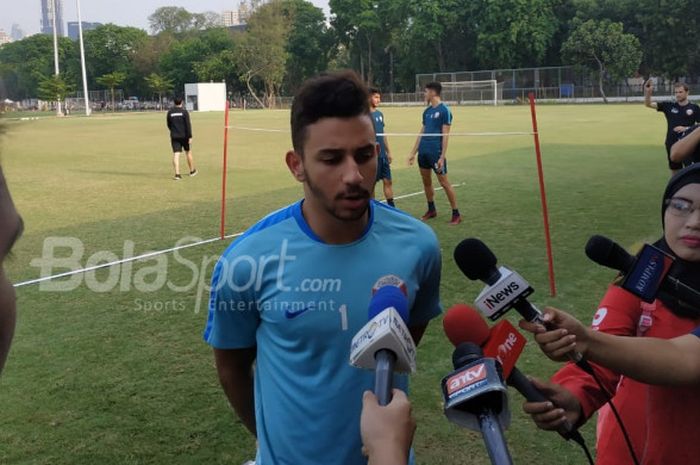 Kiper timnas U-19 Qatar, Marwan Badreldin menjawab pertanyaan wartawan di Lapangan ABC, Senayan, Jakarta, Jumat (19/10/2018).