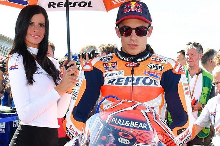 Marc Marquez saat berada di starting grid Sirkuit Silverstone, Minggu (27/8/2017).