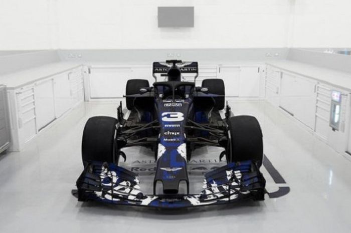 Tim Red Bull Racing, merilis versi digital dari mobil RB14.