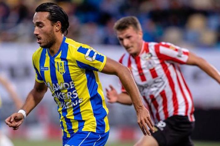 Aksi Ezra Walian bersama RKC Waalwijk saat menjamu Sparta Rotterdam pada pekan ketiga kasta kedua Liga Belanda atau Eerste Divisie 2018-2019 di Stadion Mandemakers, Jumat (31/8/2018) waktu setempat. 