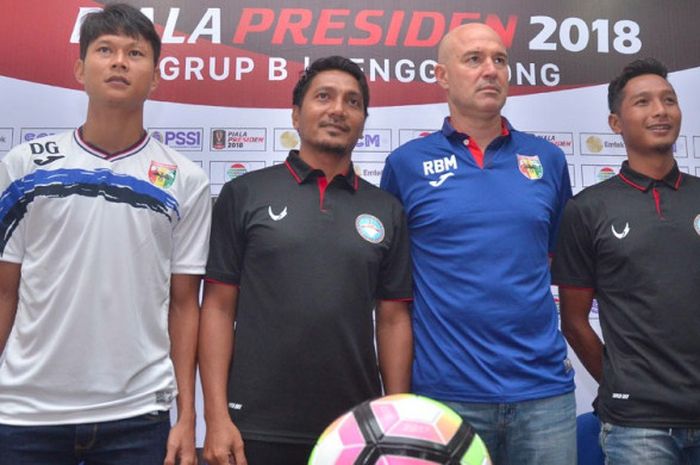 Preskon Mitra Kukar melawan Martapura FC