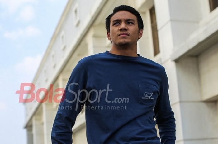 Perenang Indonesia, Gagarin Nathaniel, berpose saat berkunjung ke kantor redaksi BolaSport.com di Palmerah, Jakarta, Jumat (8/9/2017).