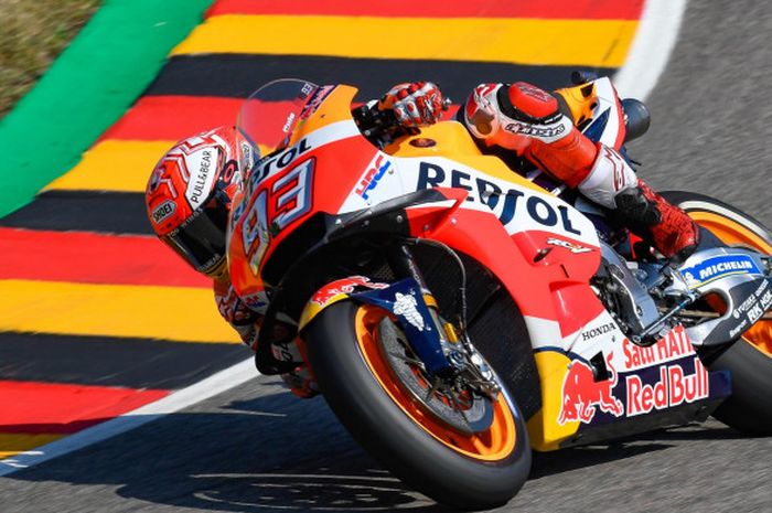 Marc Marquez saat menjalani sesi latihan bebas di Sirkuit Sachsenring, Jerman, Jumat (13/7/2018).