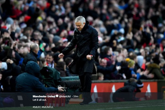 Ekspresi Jose Mourinho dalam laga Manchester United Vs Fulham  pada lanjutan Liga Inggris pekan ke-16 di Stadion Old Trafford, Sabtu (8/12/2018).