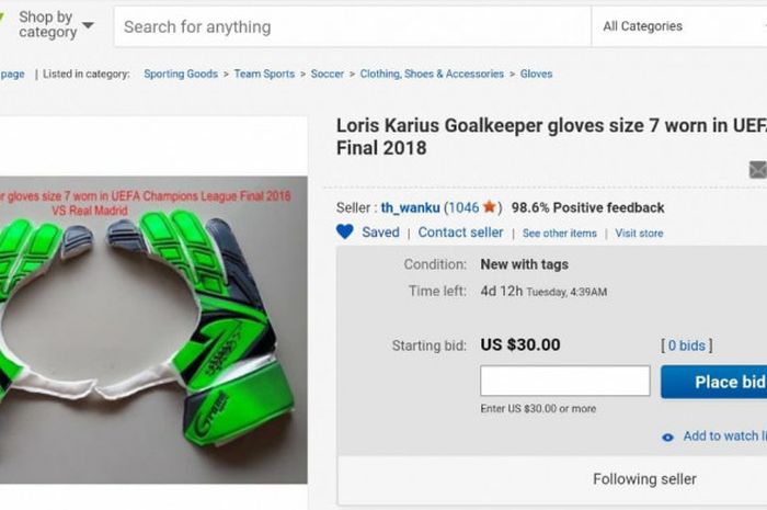 Penampakan sarung tangan Loris Karius di salah satu situs jual beli online, eBay.