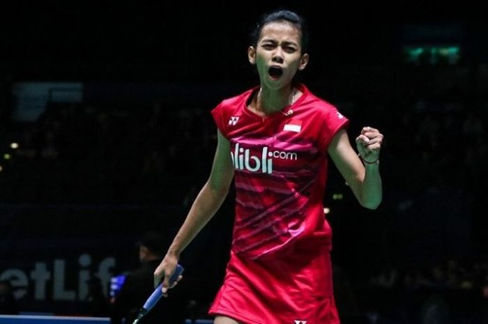 Pebulu tangkis tunggal putri Indonesia, Dinar Dyah Ayustine, merayakan kemenangan atas wakil Swiss, Natalia Koch Rohde, pada babak pertama All England di Barclaycard Arena, Birmingham, Rabu (8/3/2017).