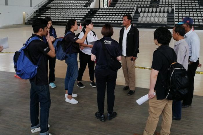 Delegasi Jepang melakukan peninjauan di salah satu venue di GBK Jakarta yang akan digunakan pada Asian Para Games 2018.