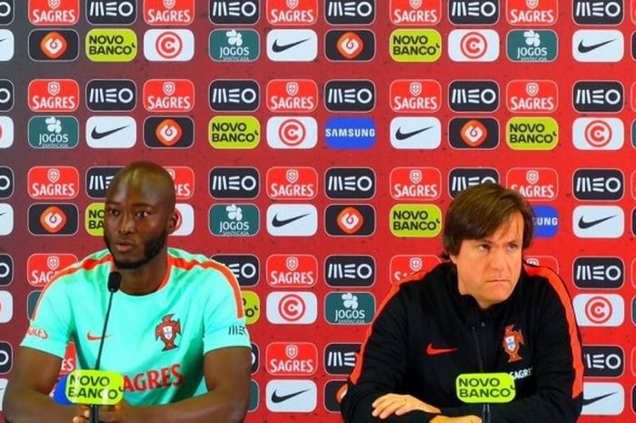 Gelandang Portugal, Danilo Pereira, berbicara kepada media dalam dalam konferensi pers di Marcoussis