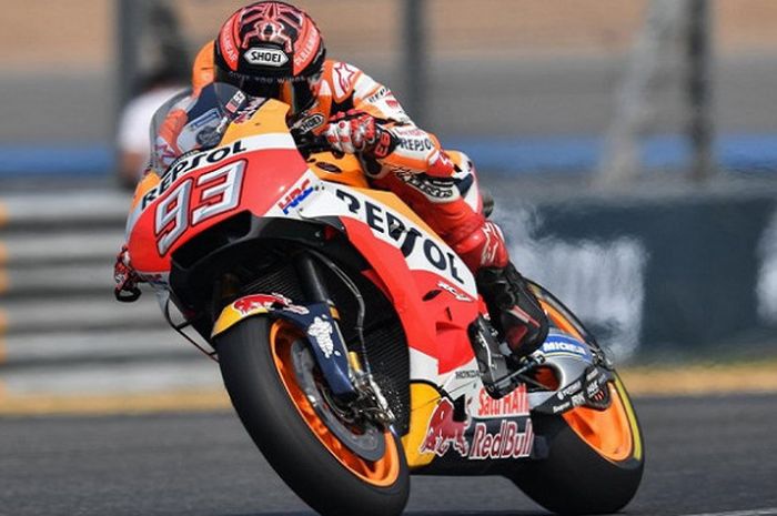  Marc Marquez saat mengikuti hari kedua tes pramusim MotoGP 2018 yang digelar di Sirkuit Buriram, Thailand, Sabtu (17/2/2018). 