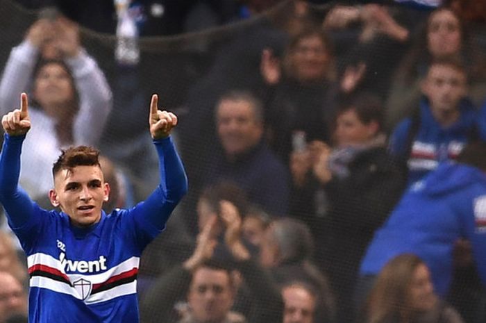 Selebrasi gelandang Sampdoria, Lucas Torreira, seusai berhasil mencetak gol ke gawang Juventus dalam laga Liga Italia 2017-2018 di Stadio Luigi Ferraris, Genoa, Italia, pada 19 November 2017.