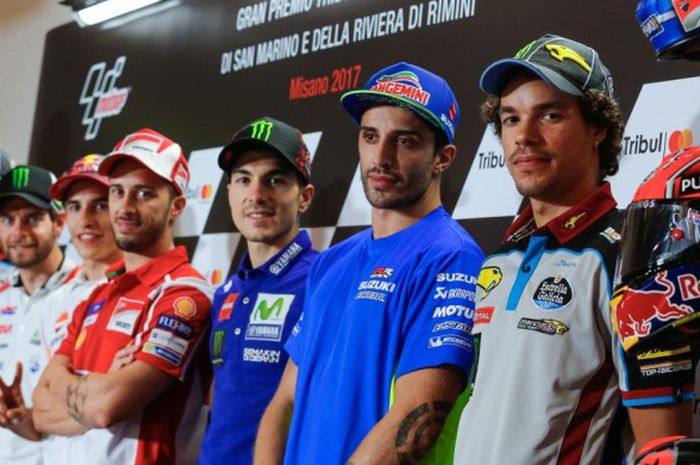 Para pebalap MotoGP dan Moto2 berpose dalam sesi konferensi pers jelang GP San Marino di Sirkuit Misano, Kamis (8/9/2017) waktu setempat.