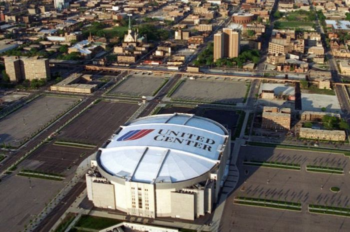 Panorama United Center dari atas. United Center akan menjadi lokasi penyelenggaraan turnamen tenis ekshibisi tahunan Laver Cup kedua, pada 21-23 September 2018.