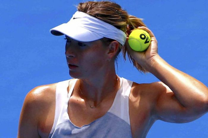 Petenis asal Rusia, Maria Sharapova tengah menjalani sesi latihan jelang turnamen Australia Open 2018, Rabu (10/1/2018).