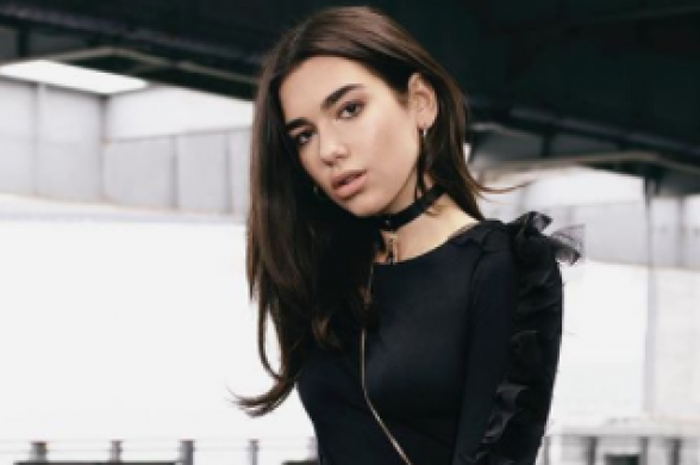 Penyanyi Inggris, Dua Lipa 