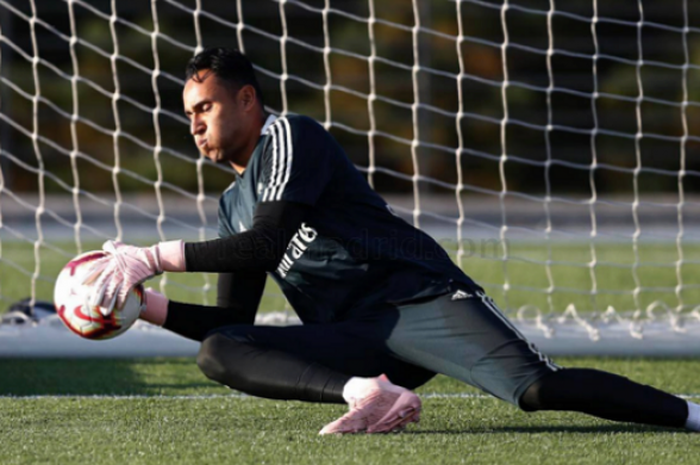 Penjaga gawang Real Madrid, Keylor Navas yang terpinggirkan meski memenangi 3 gelar Liga Champions