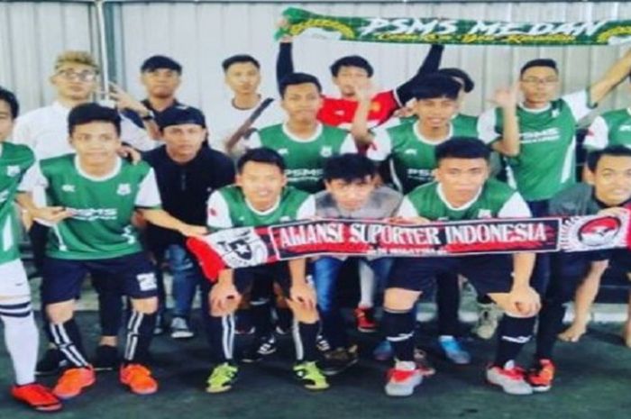 SMeCK Hooligan Malaya Basis Malaysia dan Aliansi Suporter Indonesia di Malaysia