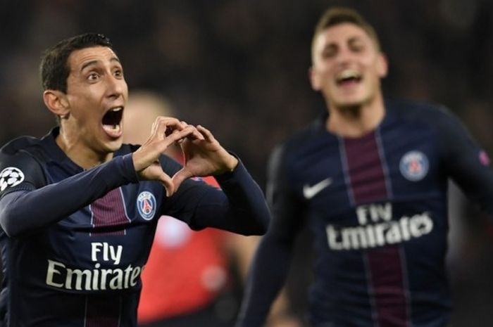 Angel Di Maria melakukan selebrasi setelah mencetak gol  pembuka di pertandingan leg pertama babak 16 besar Liga Champions  antara Paris Saint-Germain melawan Barcelona di Stadion Parc des Princes, Selasa (14/2/2017) waktu setempat.