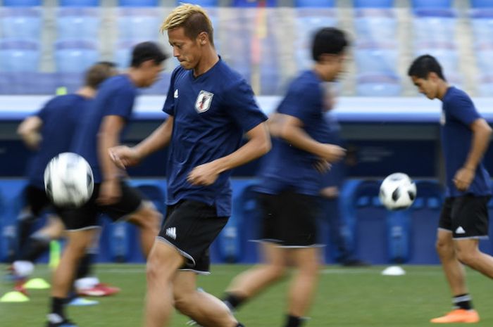 Pemain-pemain timnas Jepang berlatih di Volgograd Arena, 27 Juni 2018, menjelang laga terakhir Grup H melawan Polandia.