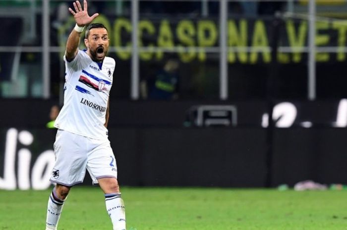 Reaksi Fabio Quagliarella setelah mencetak gol penentu kemenangan Sampdoria atas Inter Milan di laga lanjutan Liga Italia di Stadion Giuseppe Meazza, Senin (3/4/2017) waktu setempat.