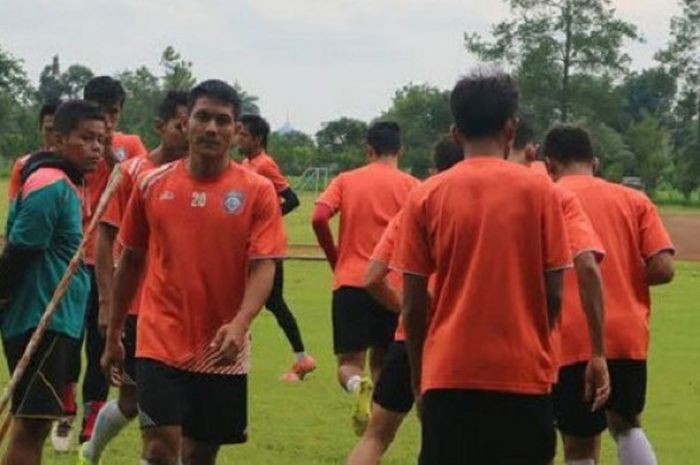 Purwaka Yudhi sudah ikut berlatih dengan Arema FC di lapangan Dirgantara komplek Lanud Abd. Saleh, Jumat (22/12/2017). 