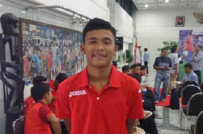 Kapten LKG-SKF Indonesia, Sutan Diego Armando Ondriano Zico, menghadiri acara pelepasan kontingen menuju Gothia Cup 2017 di lobi kantor Kompas, Palmerah Selatan, Jakarta, Kamis (13/7/2017). 