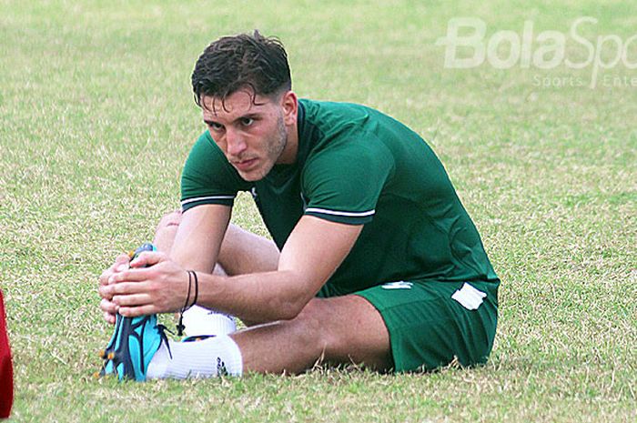 Pemain asing anyar PSMS Medan, Alexandros Tanidis, saat mengikuti latihan di Stadion Teladan, Rabu (25/7/2018).