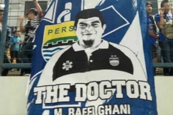 Dokter Persib, M.Raffi Ghani mendapat dukungan dari bobotoh, Kamis (31/5/2018) 