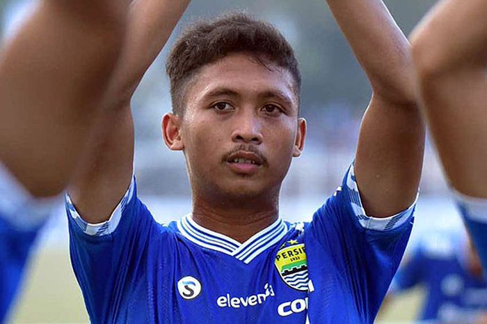  Pemain muda Persib Bandung, Ilham Qolba saat tampil melawan PSKC Kota Ciamis dalam laga 128 besar Piala Presiden 2018 di Stadion Wiradadaha, Kota Tasikmalaya, Rabu (15/8/2018). 