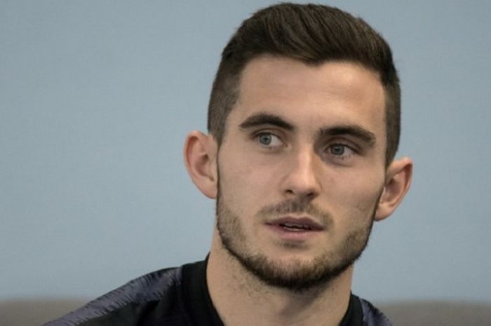 Lewis Cook menjalani latihan bersama timnas Inggris di St. George's Park, 20 Maret 2018. 