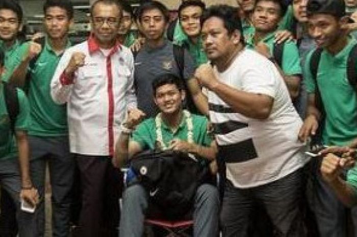 Riyandi terlihat masih duduk di kursi roda