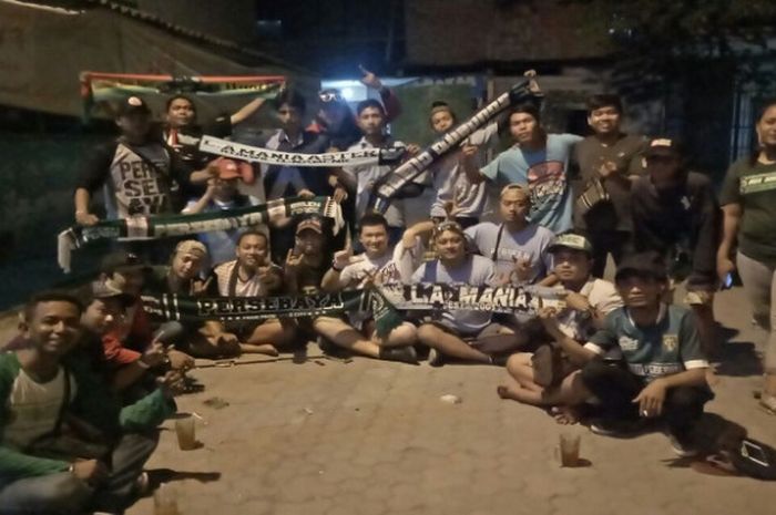 Suporter Persebaya dan Suporter Persela Lamongan