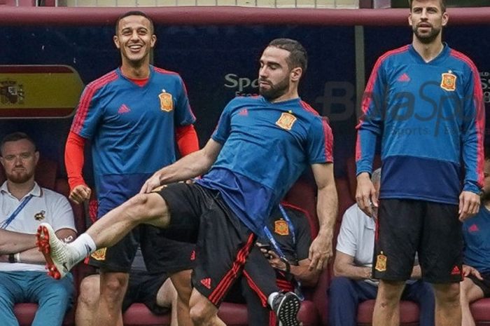 Dani Carvajal  dan Lucas Vazquez dalam sesi latihan Spanyol terbuka di Stadion Luzhniki, Moskow, Sabtu (30/6/2018), jelang laga kontra timnas Rusia dalam lanjutan babak 16 besar Piala Dunia 2018.