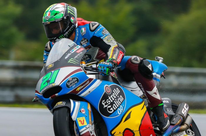 Pebalap Moto2 dari tim EG 2,0 Marc VDS asal Italia, Franco Morbidelli, memacu motornya pada hari pertama GP Ceska di Sirkuit Brno, Jumat (4/8/2017).