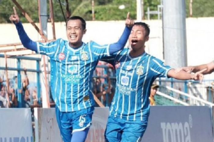 'The Joker' Sunarto merayakan gol perdananya bersama Persiba Balikpapan, Minggu (6/8/2017).