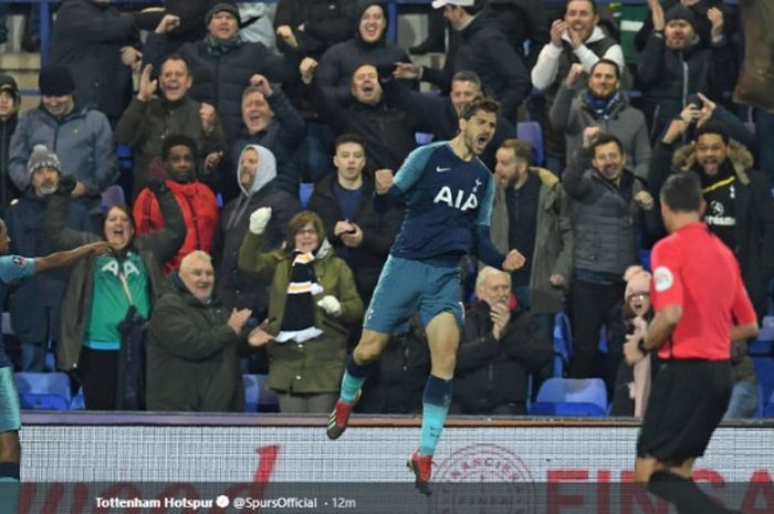 Ekspresi kegembiraan striker Tottenham Hotspur, Fernando Llorente usai mencetak hat-trick ke gawang Tranmere Rovers dalam pertandingan babak ketiga Piala FA di Prenton Park, Jumat (4/1/2019) atau Sabtu dini hari WIB.