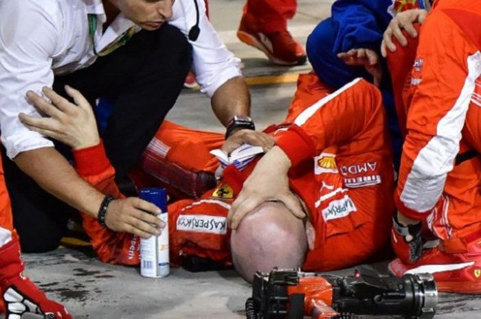 Mekanik Scuderia Ferrari, Francesco Cigarini, mengalami cedera serius saat seri Bahrain musim lalu