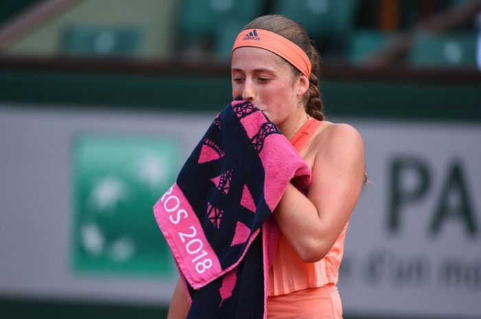 Jelena Ostapenko (Latvia) saat melakoni laga babak pertama Roland Garros 2018, Minggu (27/5/2018).