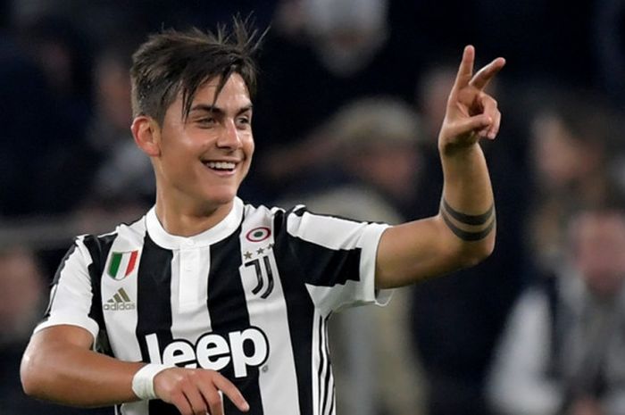 Striker Juventus, Paulo Dybala, merayakan gol yang dia cetak ke gawang SPAL dalam laga Liga Italia di Juventus Stadium, Turin, pada 25 Oktober 2017.