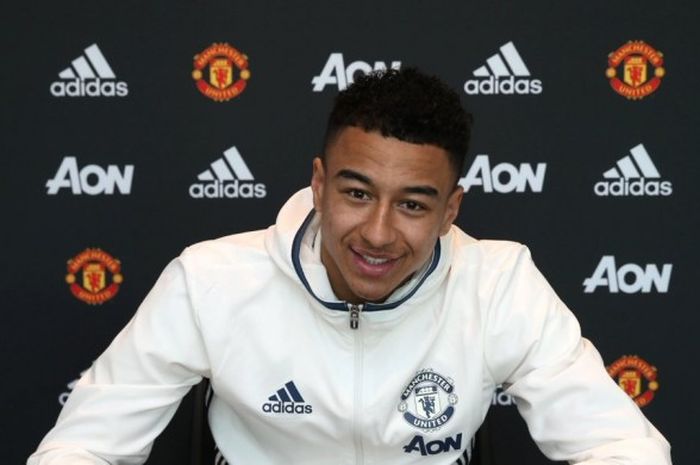 Jesse Lingard menandatangani kontrak baru bersama Manchester United, Kamis (6/4/2017).