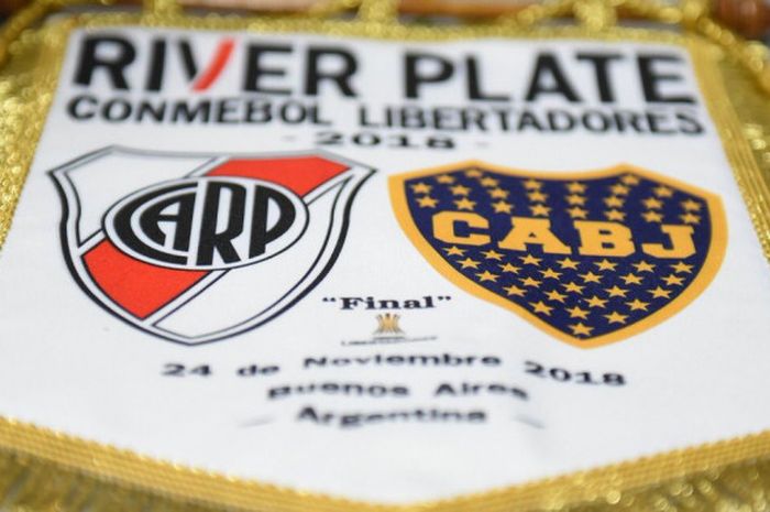 Pennant klub River Plate untuk pertandingan leg kedua final Copa Libertadores 2018 melawan Boca Juniors.