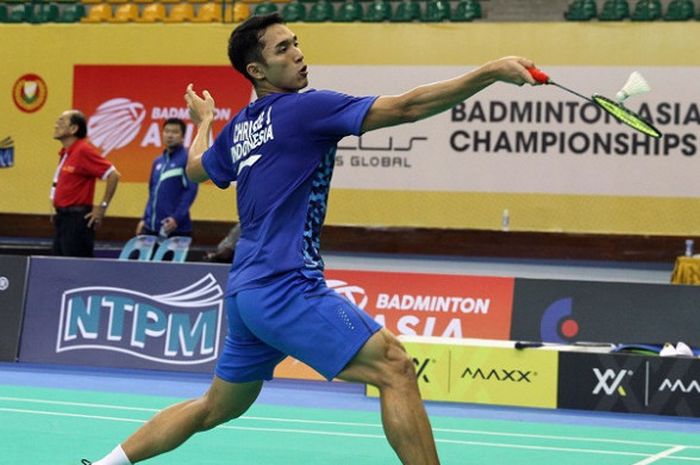 Pebulu tangkis tunggal putra Indonesia, Jonatan Christie, tampil pada partai pertama Kejuaraan Asia Beregu 2018 melawan Maladewa di Stadium Sultan Abdul Halim, Selasa (6/2/2018).