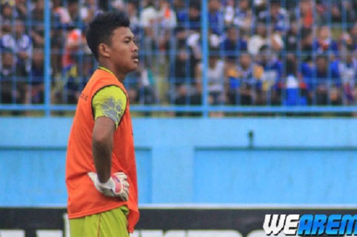 Muhammad Natshir kala mengawal gawang Arema Indonesia.