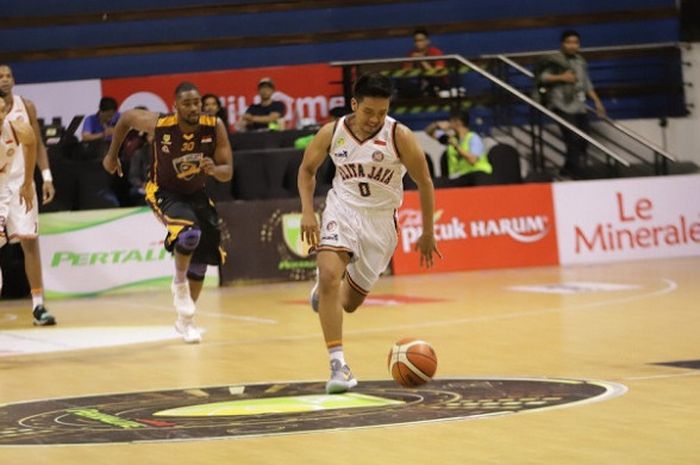 Laga Pelita Jaya melawan Satya Wacana Salatiga pada lanjutan IBL 2017-2018 di DBL Arena, Surabaya, Jumat (19/1/2018).