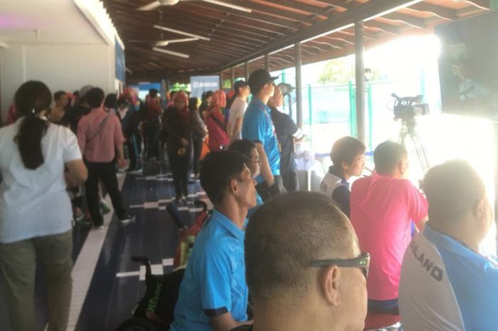 Penonton memadati venue Wheelchair Tennis, di Klub Kepala Gading, Jakarta Utara, pada Minggu (7/10/2018).