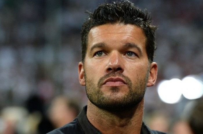 Michael Ballack menilai mantan klubnya, Bayern Muenchen, bakal kesulitan dalam melakoni permainan At