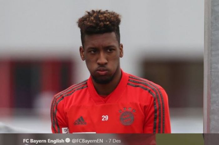 Winger Bayern Muenchen, Kingsley Coman, mengikuti sesi latihan tim pada awal Desember 2018 usai absen cedera panjang.