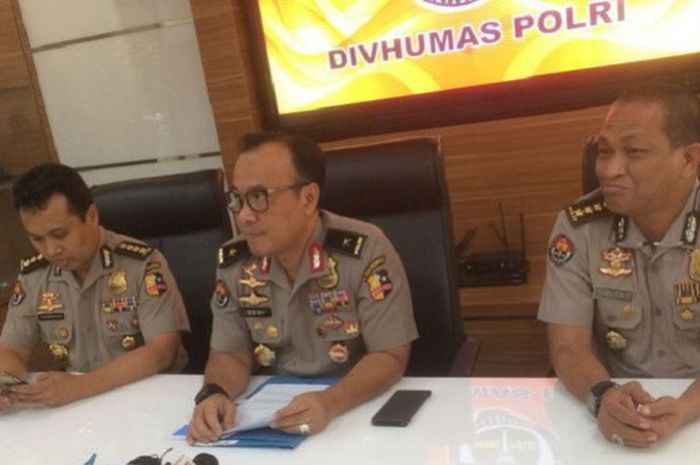 Kepala Biro Penerangan Masyarakat Divisi Humas Polri Brigjen Pol Dedi Prasetyo saat konferensi pers di Gedung Humas Mabes Polri, Jakarta Selatan pada Selasa (8/1/2019).