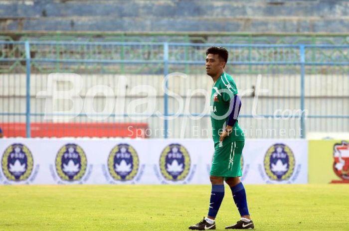 Pemain Madura United, Benny Wahyudi, saat mengikuti latihan tim pada Minggu (7/1/2018).