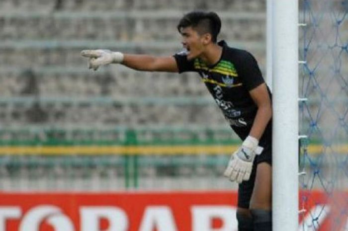 Fitrul Dwi Rustapa berseragam Persegres Gresik United.